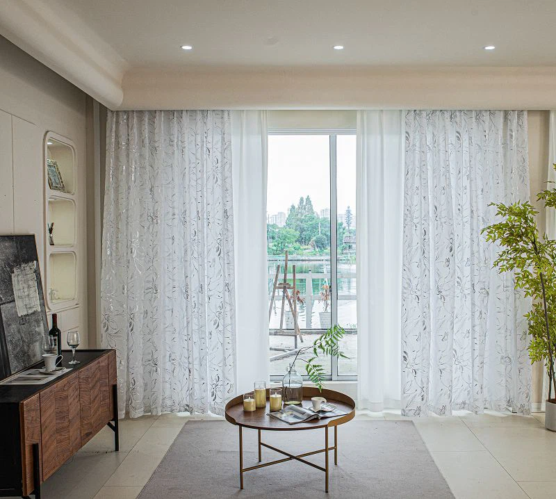 লোটাস এবং সিলভার ফয়েল সহ ডলি ফ্যাব্রিক উইন্ডো স্ক্রীন